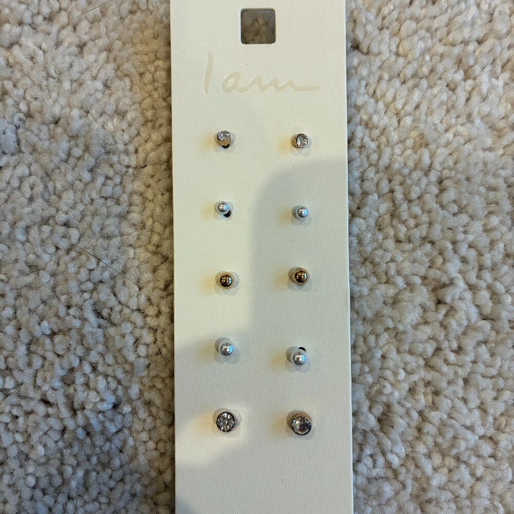 NWT "I AM" 5 Pairs of Earrings Gold, Pearl